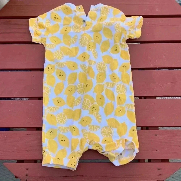 Five for 25 Joe Fresh 100% cotton, short sleeve romper  with lemon motif - Picture 2 of 4